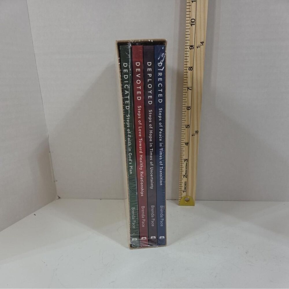 Books - Picture 3 of 8
